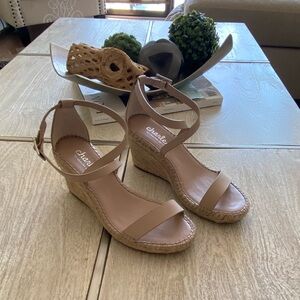 NEW Charles David Beige Women's Sandals